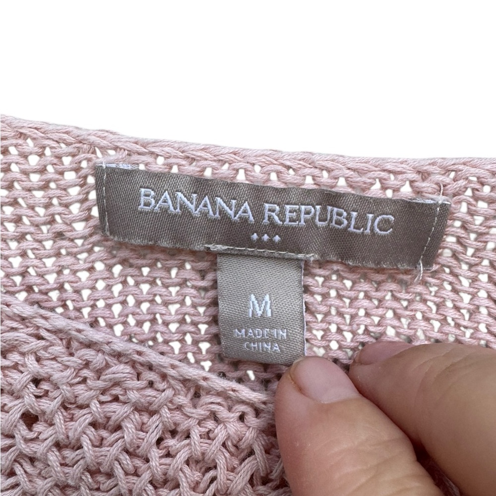 Banana Republic Light Pink Crew Neck Sweater size Medium - Picture 2 of 5